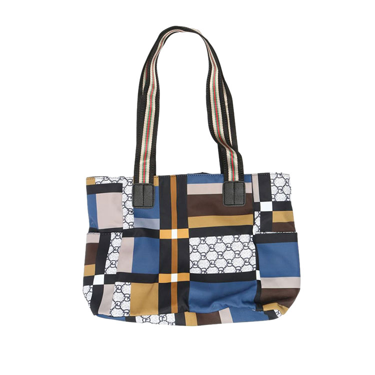 बड़े कंधे वाले यात्रा बैग के क्या फायदे हैं?